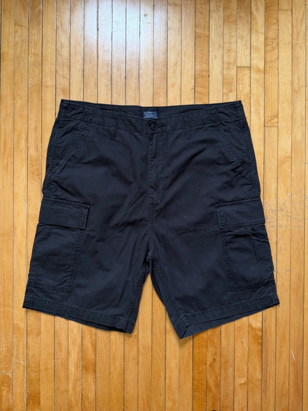 NWOT Levi’s Strauss & Co Men’s Black Pockets Cargo Shorts Men’s Sz. 38